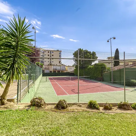 Private In With Pool רוזס