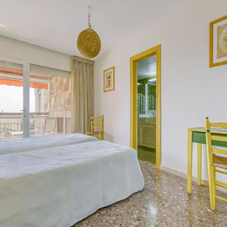 Apartment In Near Playa *