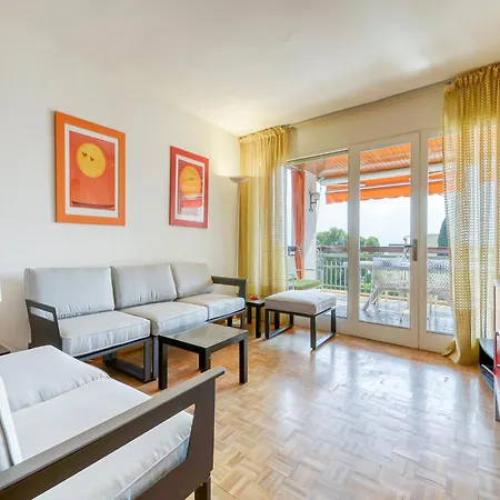 Private In With Pool Apartment