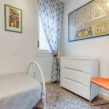 Apartment In Near Playa Roses