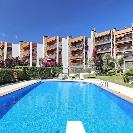 Private In With Pool Apartment Roses